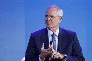 Exxon flags $1 billion Q4 earnings hit from lower oil prices