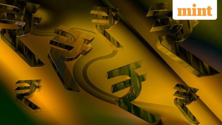 Rupee snaps two-day winning run as tariff woes, outflows blunt impact of RBI intervention