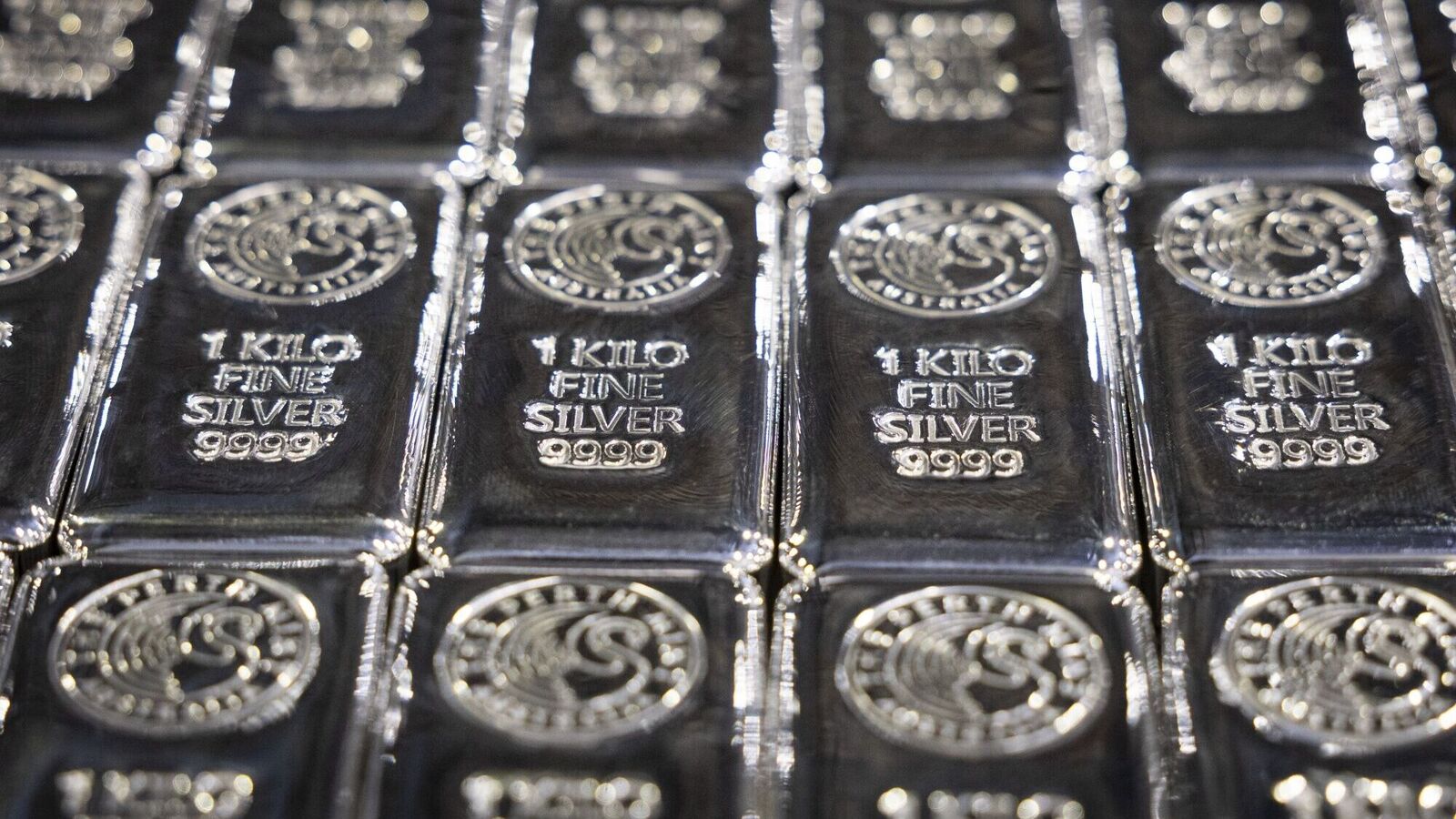 Silver rate today jumps 2% amid bullish global cues - Will the rally continue in 2026?