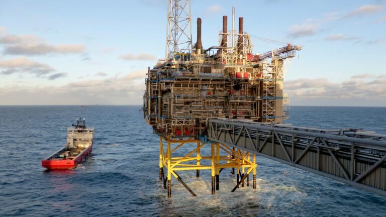 This oil services stock had a tremendous run. Trading its options may be a wiser move right now
