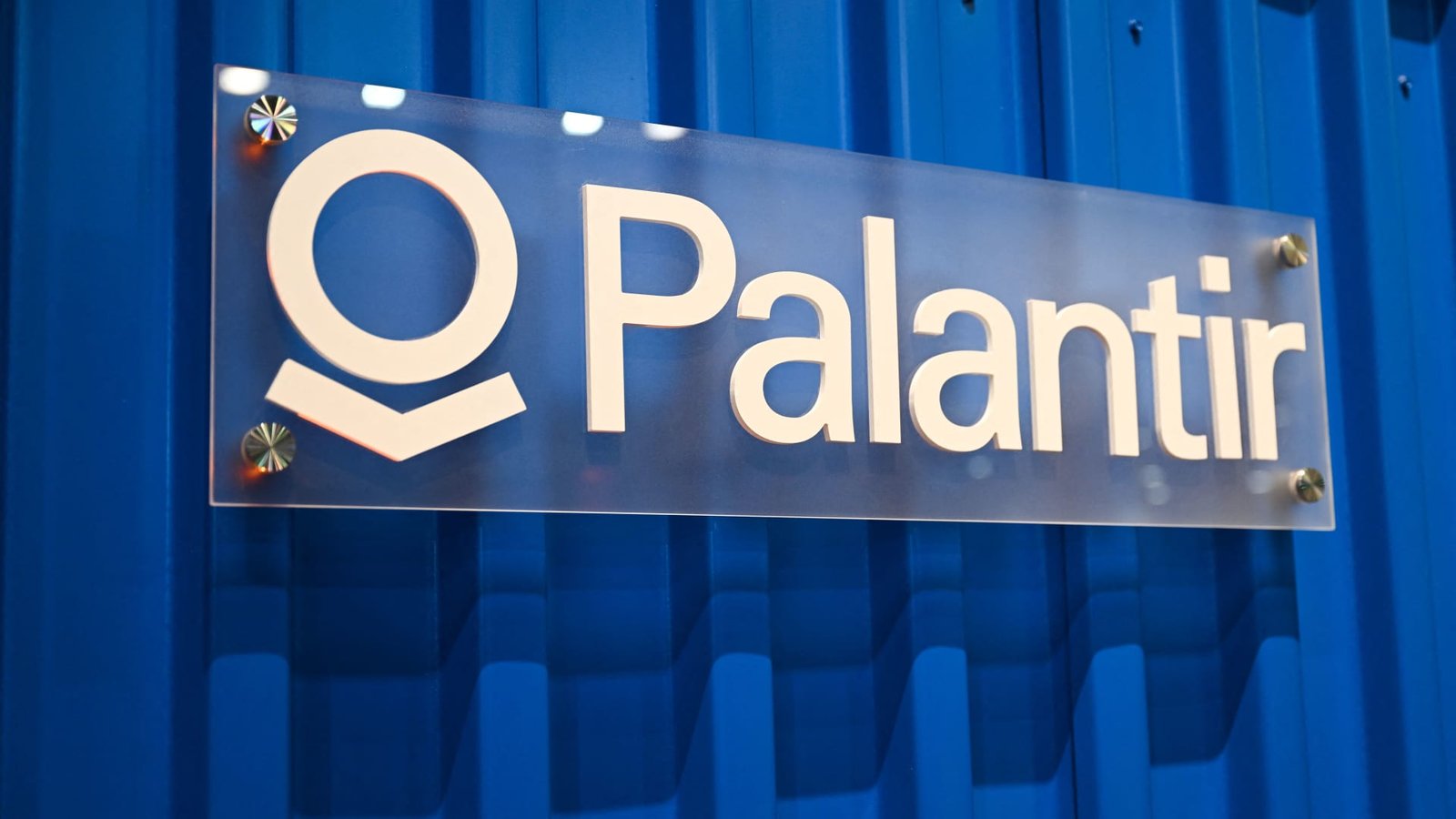 UBS turns bullish on Palantir, says buy the dip on this clear AI winner