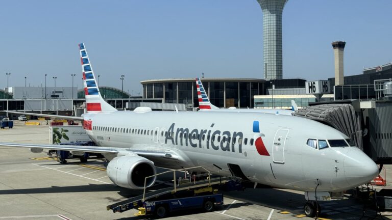 FAA plans to reduce flights at Chicago O'Hare, cites boost in schedules