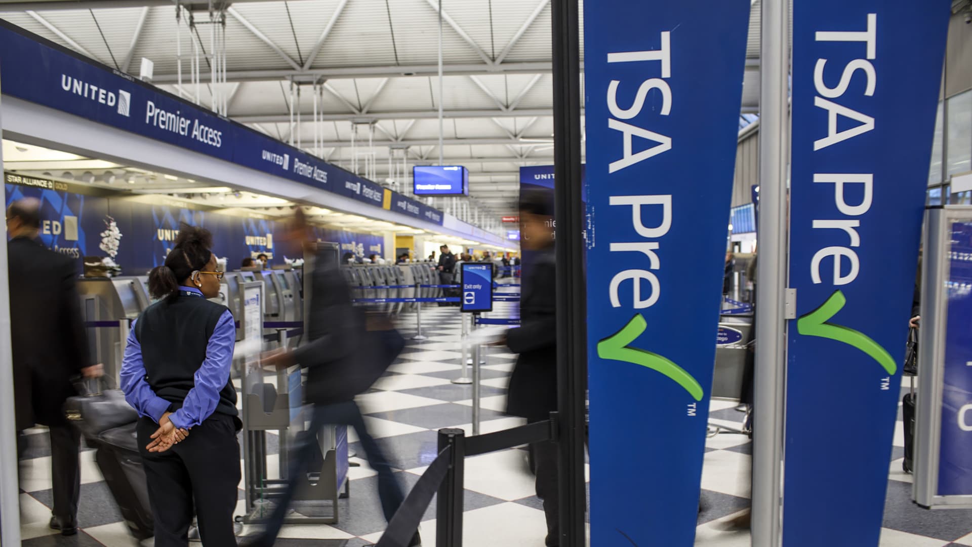 DHS suspends TSA Precheck, Global Entry as airlines brace for blizzard