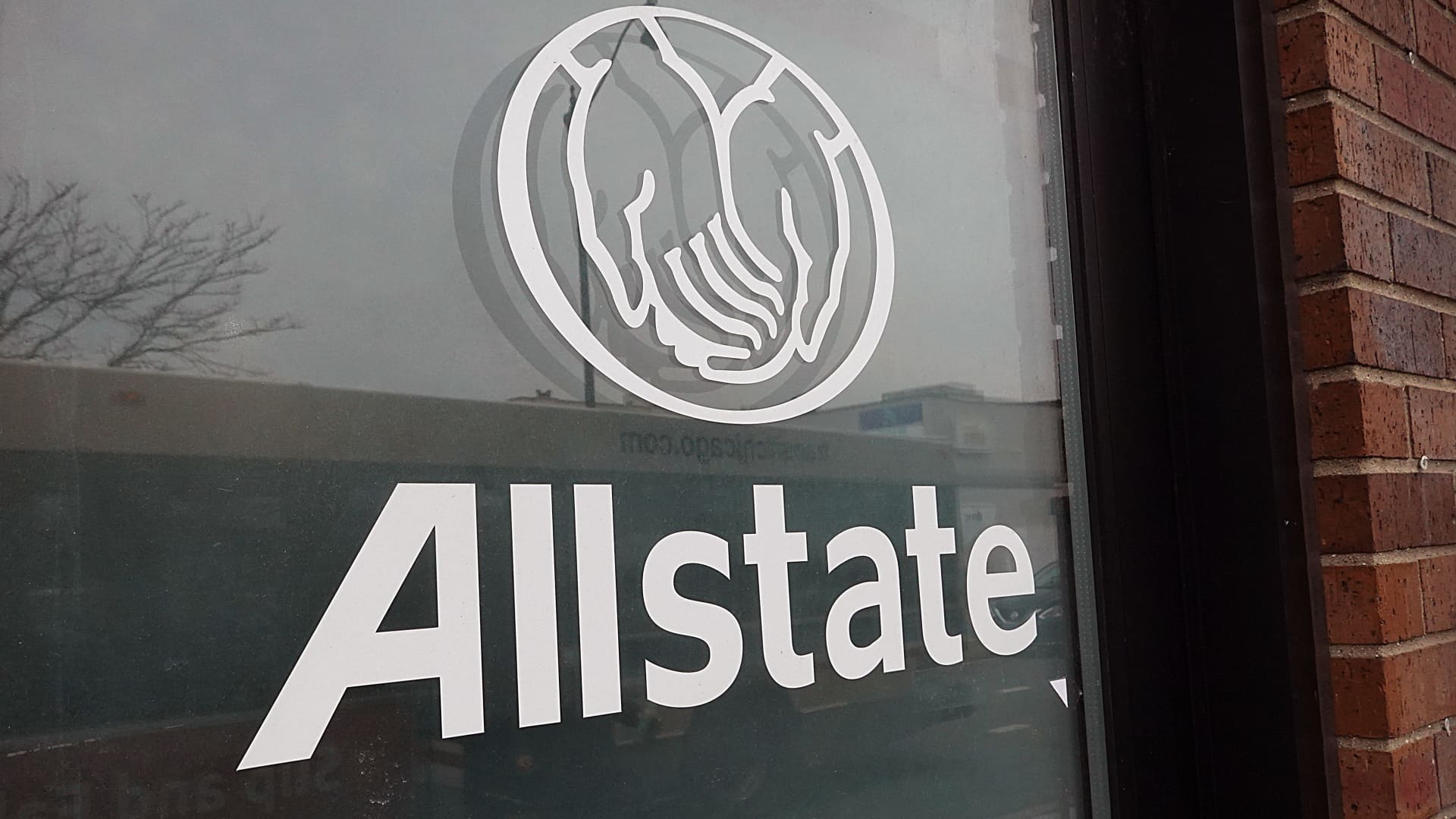 AI disruption fear might strike auto insurers next. Two stocks are in the crosshairs