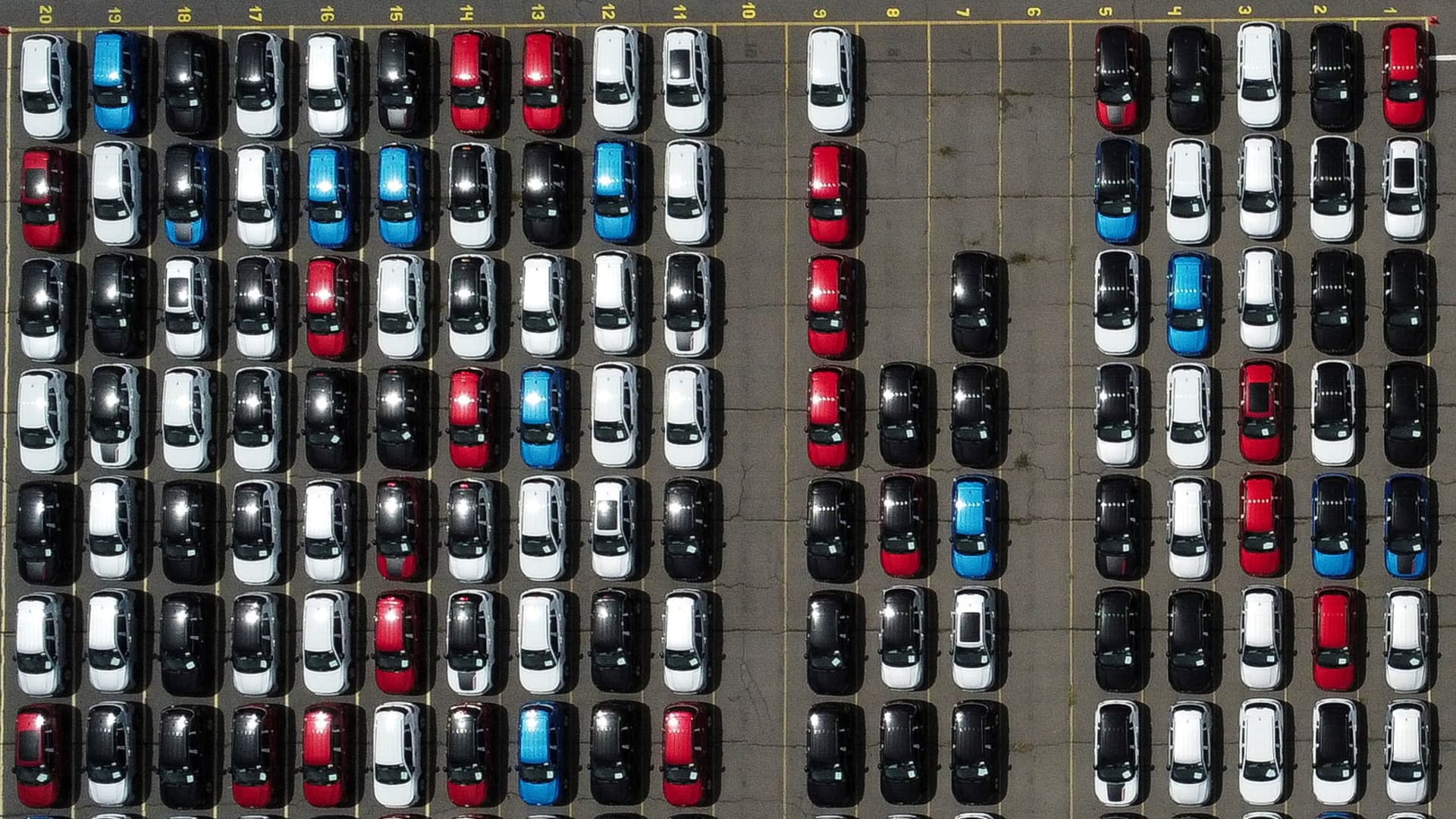 Automakers could start raising prices this year to offset tariffs, dealership executive says