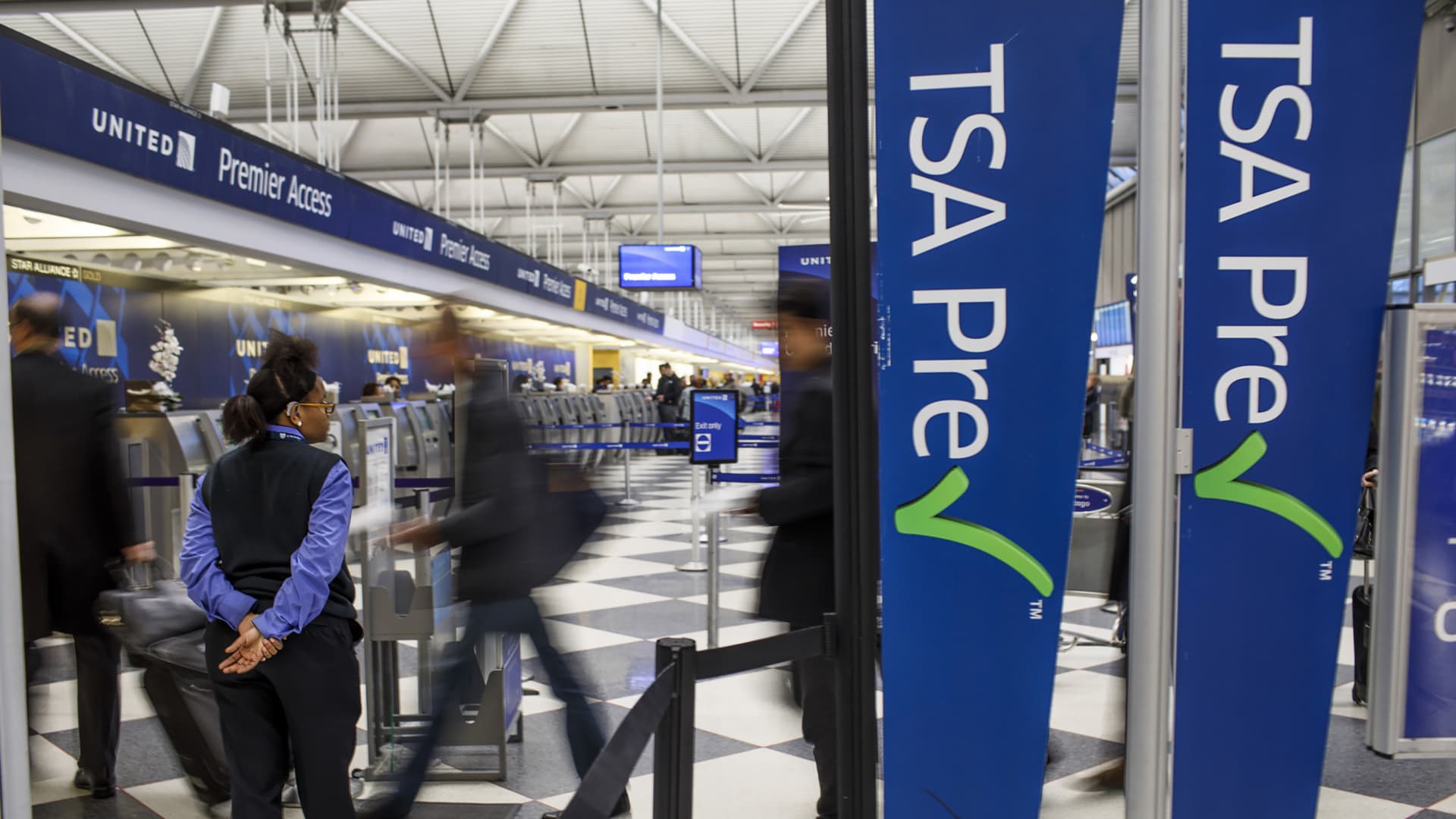 U.S. airlines warn over pause in TSA PreCheck and Global Entry programs amid DHS shutdown