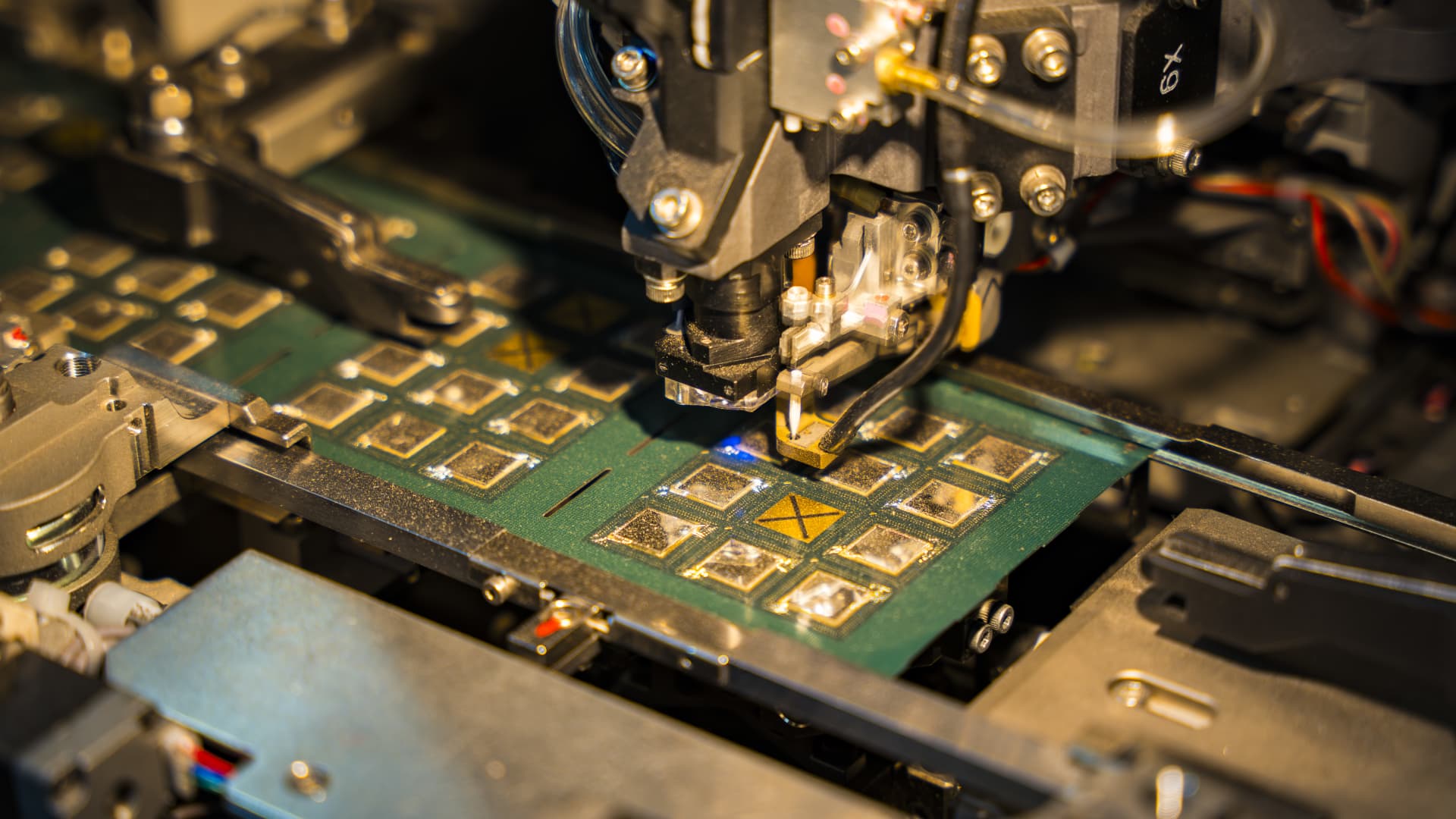 Chinese chip designer Montage Technology soars over 50% in Hong Kong debut