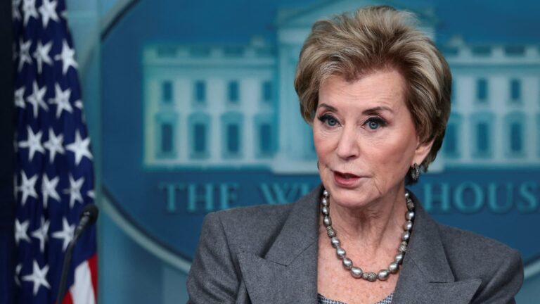 Trump administration issues warning to hundreds of colleges with low student loan repayment rates