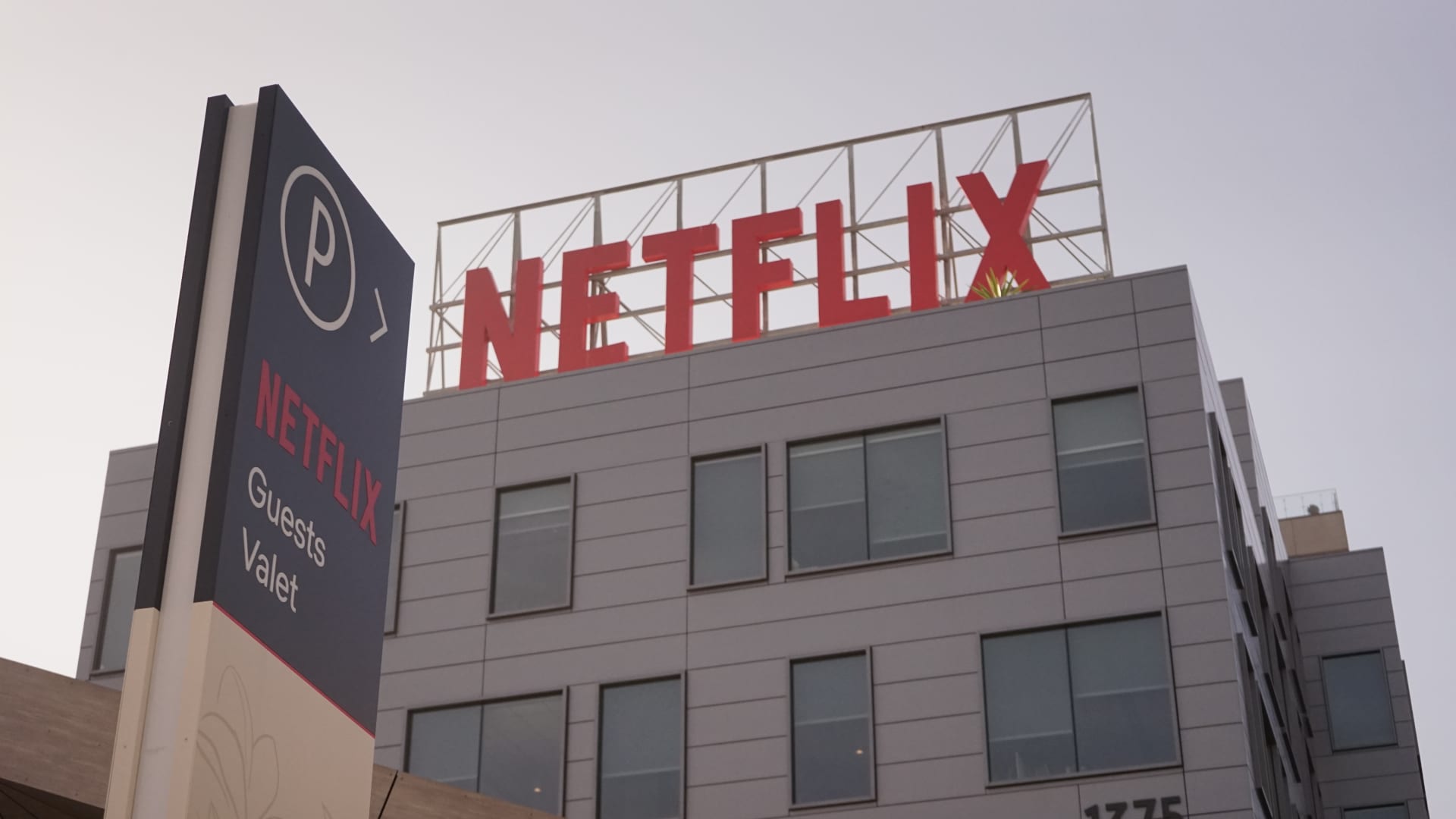 Stocks making the biggest moves midday: Bank stocks, Netflix, Duolingo, AES, Sunrun and more