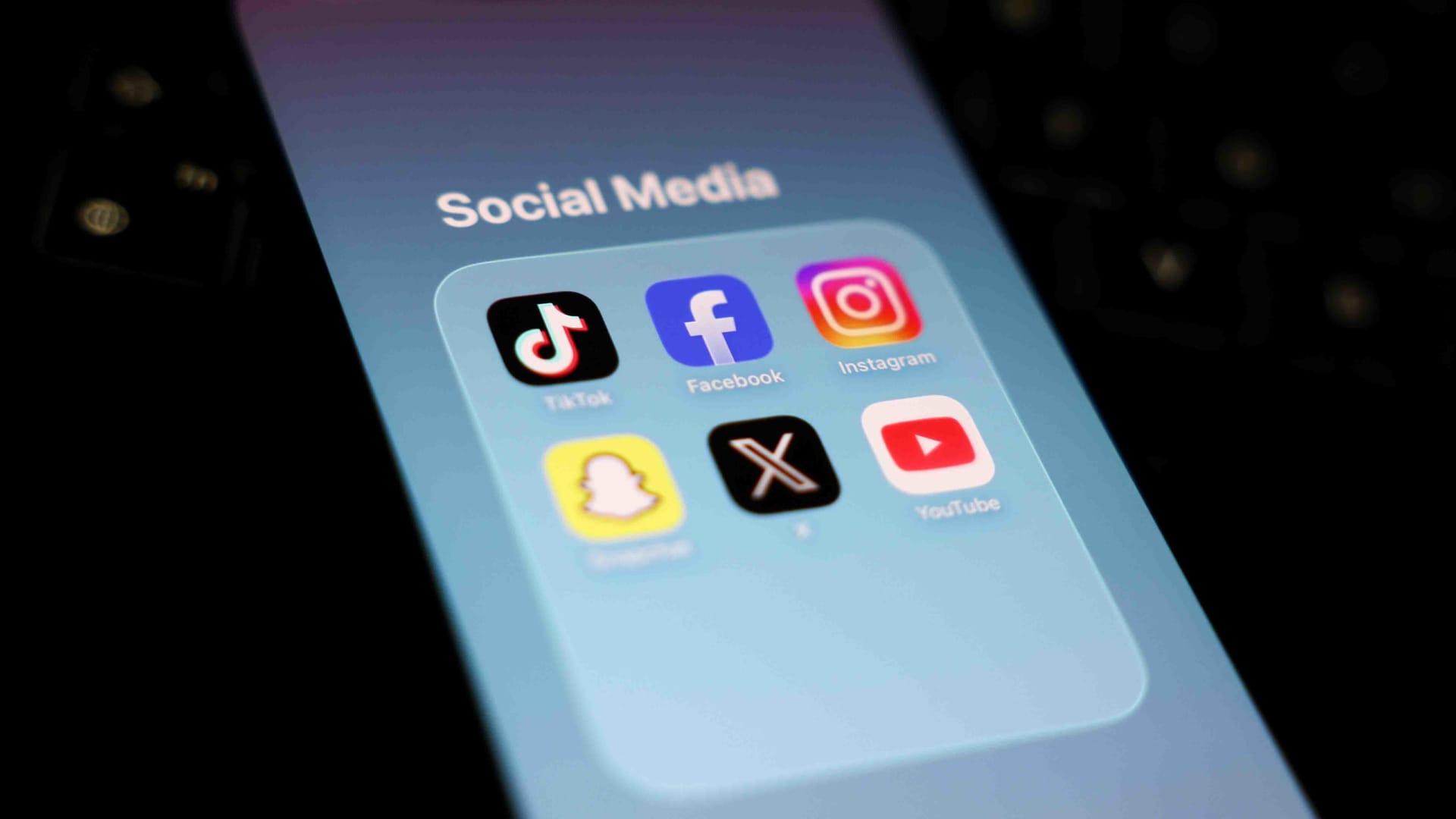 Jim Cramer: Here are 2 reasons why social media stock Reddit is a buy