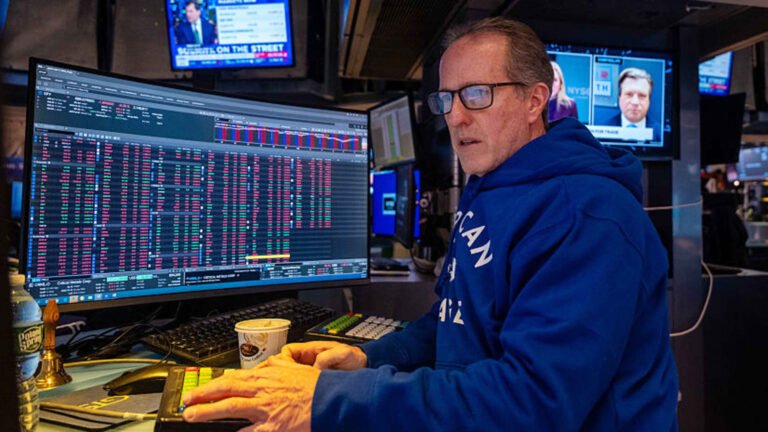 Treasury yields lower as markets brace for retail sales data