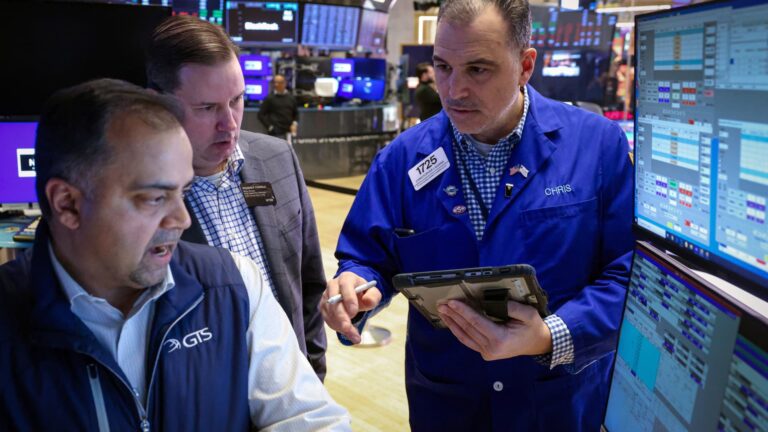 GDP grew way less than expected in Q4. Why many on Wall Street aren't worried