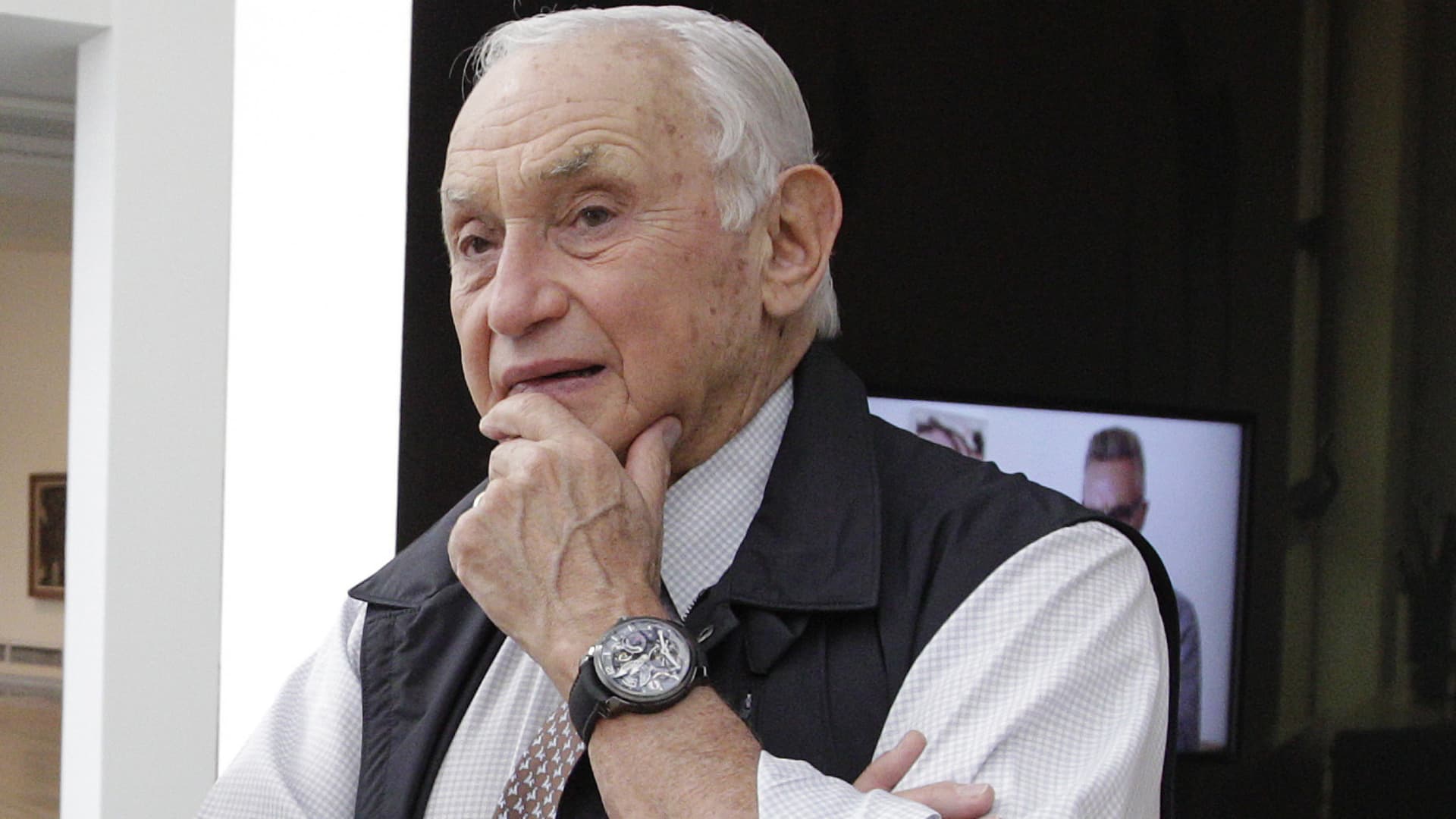 Billionaire Les Wexner's congressional deposition over Jeffrey Epstein ties is underway