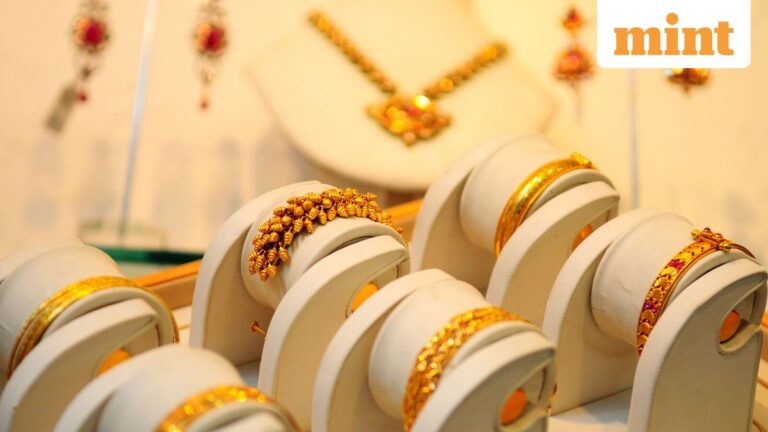 Gold rates today: MCX gold recovers  ₹13,825 per 10g, silver  ₹35,868 per kg amid intraday bounce