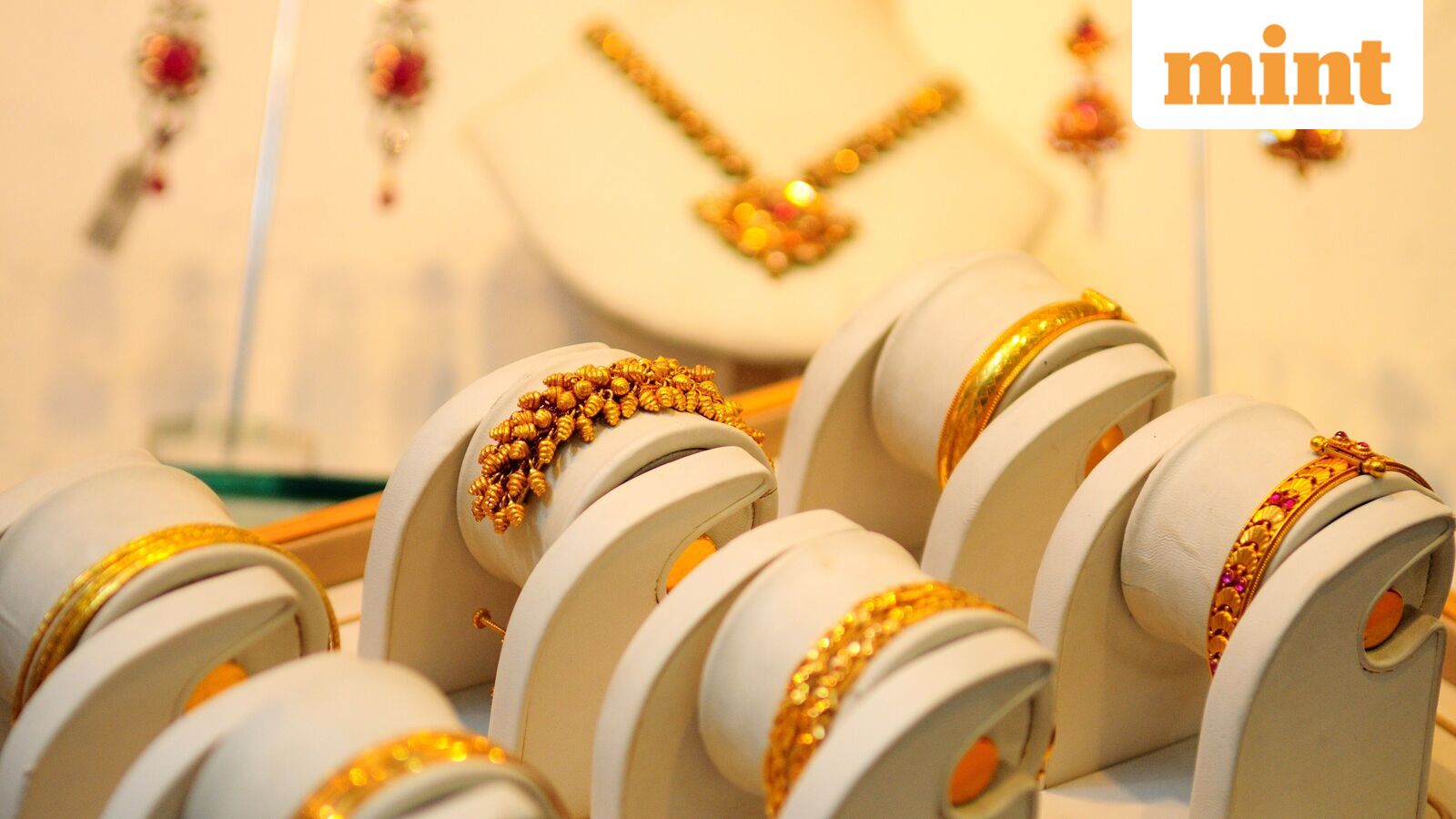 Gold rates today: MCX gold recovers  ₹13,825 per 10g, silver  ₹35,868 per kg amid intraday bounce