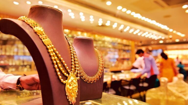 Gold rate drops on MCX on profit booking amid easing geopolitical risks; experts highlight key levels to watch