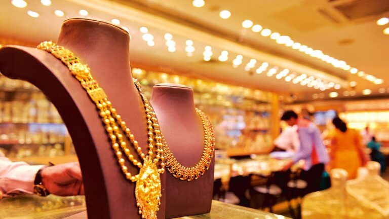 Gold rate crashes 2% on MCX on profit booking; RBI MPC outcome in focus; experts highlight key levels to watch | Stock Market News