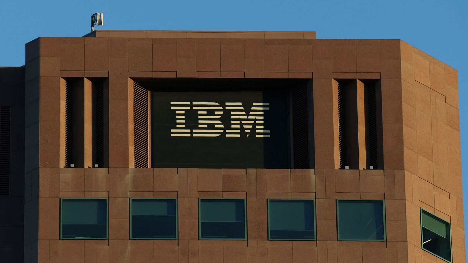 IBM stock jumps over 5% recovering from biggest single-day fall since October 2000 — Details here