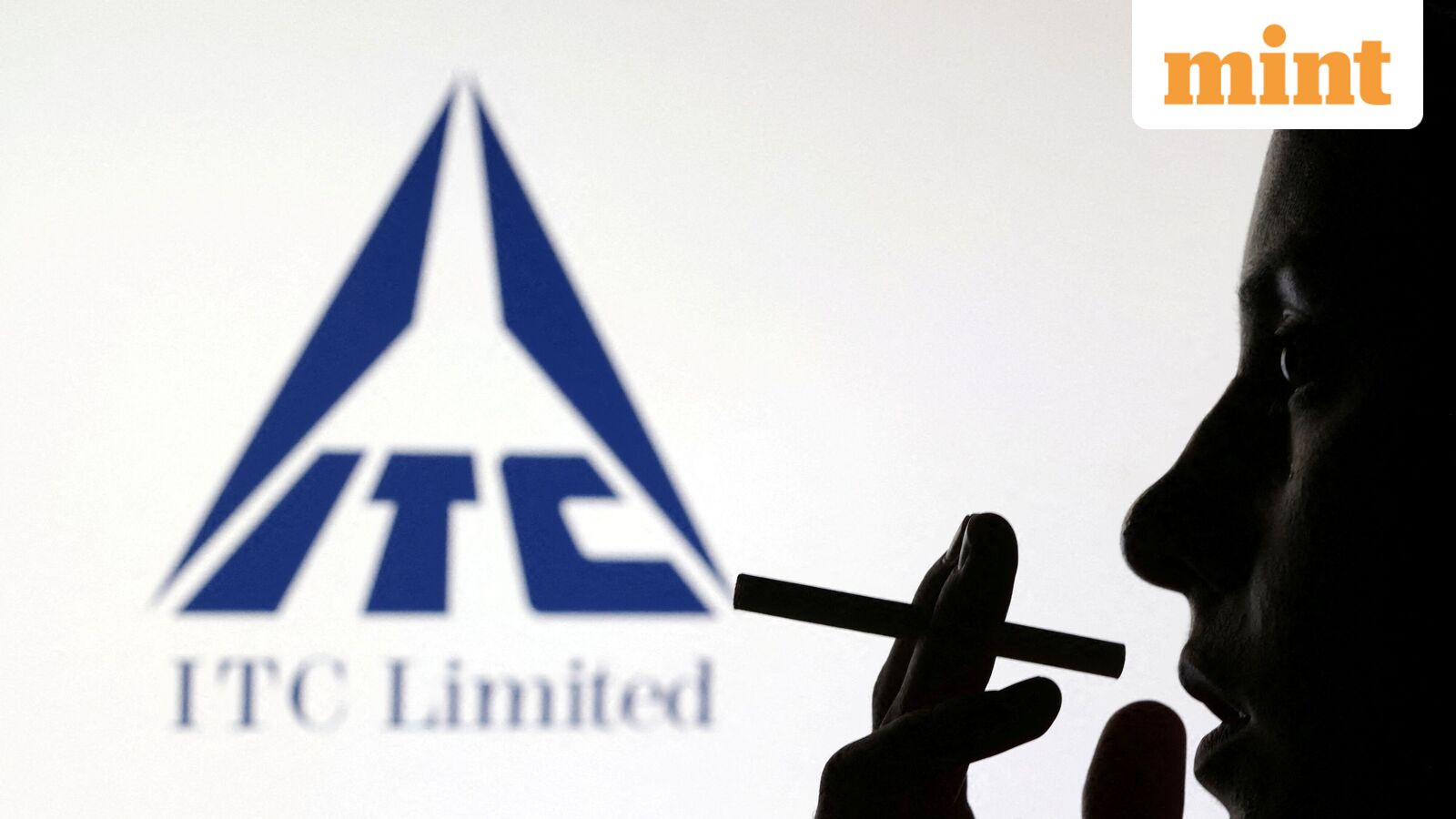 ITC shares drop 1% in a positive market— Is it an opportunity to buy this value stock?