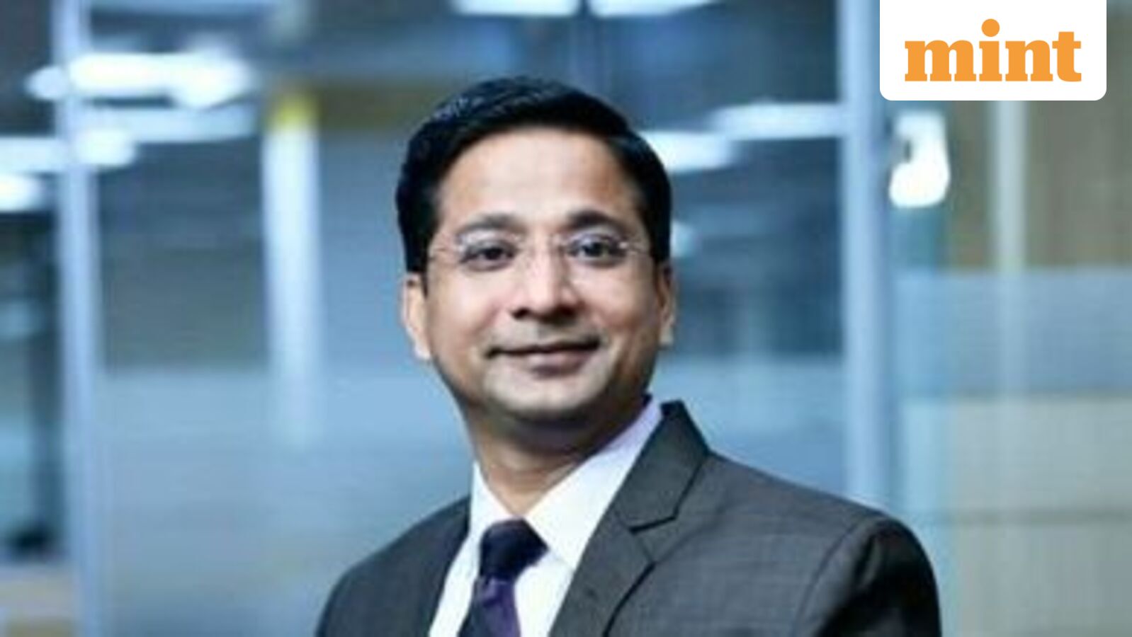 Rajesh Palviya of Axis Sec suggests Samvardhana Motherson, Indusind Bank, Fortis shares to buy today