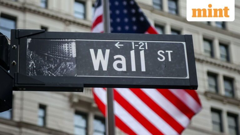 US stock futures point to flat start for Wall Street after Anthropic AI-led tech selloff