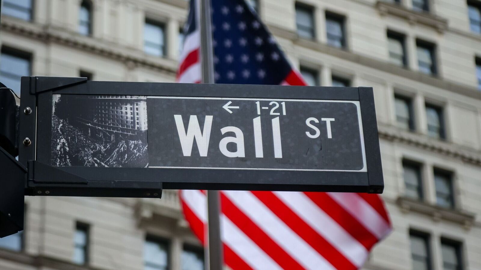 Dow Jones, S&amp;P 500, Nasdaq drop amid Walmart's muted outlook, AI-related concerns — Details here