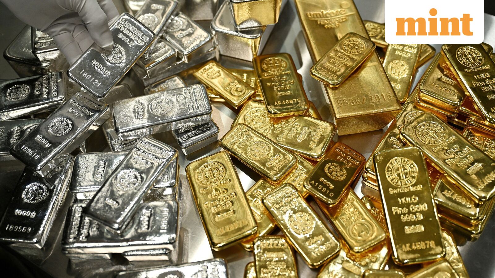 Gold, silver rates today: Gold price above $5,200/oz, silver trades flat — how to trade as the China market opens today?