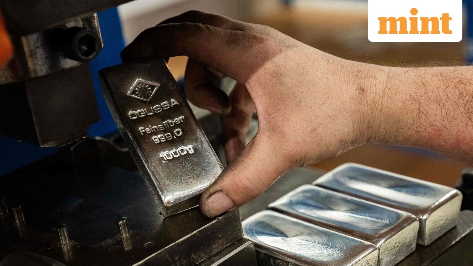 Silver rate today drops 2% as US dollar rises; down  ₹1.68 lakh from peak - What lies ahead?