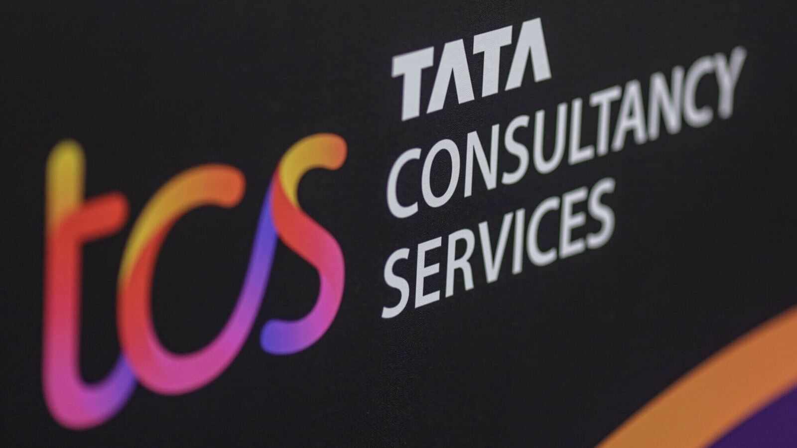TCS share price hits 52-week low, market cap slips below  ₹10 lakh crore for first time since December 2020