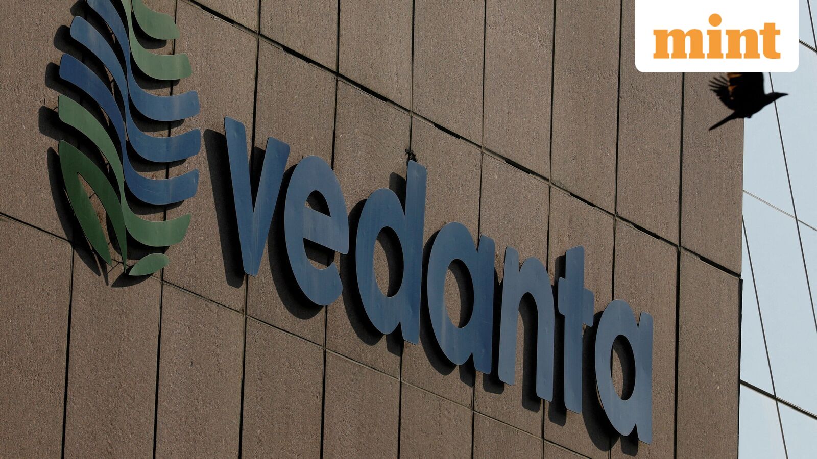 Vedanta board approves funds fundraise of  ₹3,000 crore via NCDs; share jumps 5%