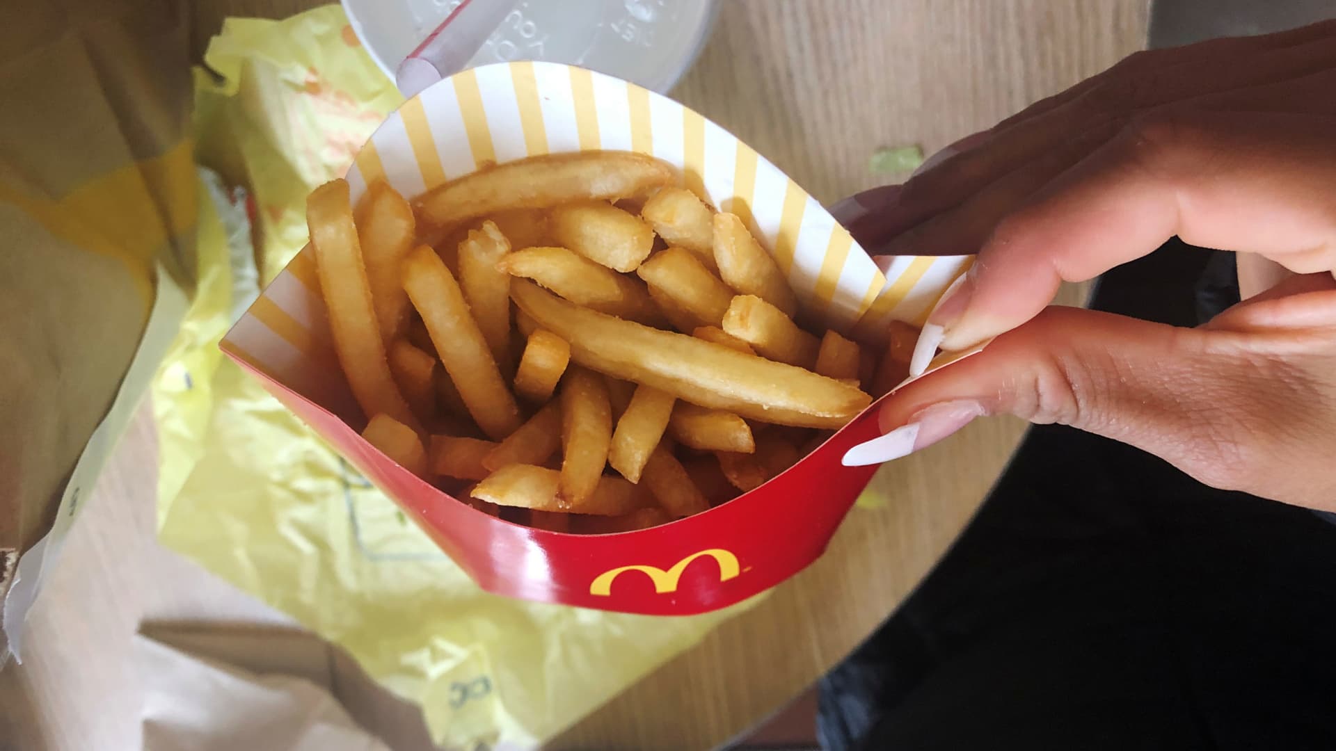 Restaurant stocks are struggling to start 2026. Where to find buying opportunities