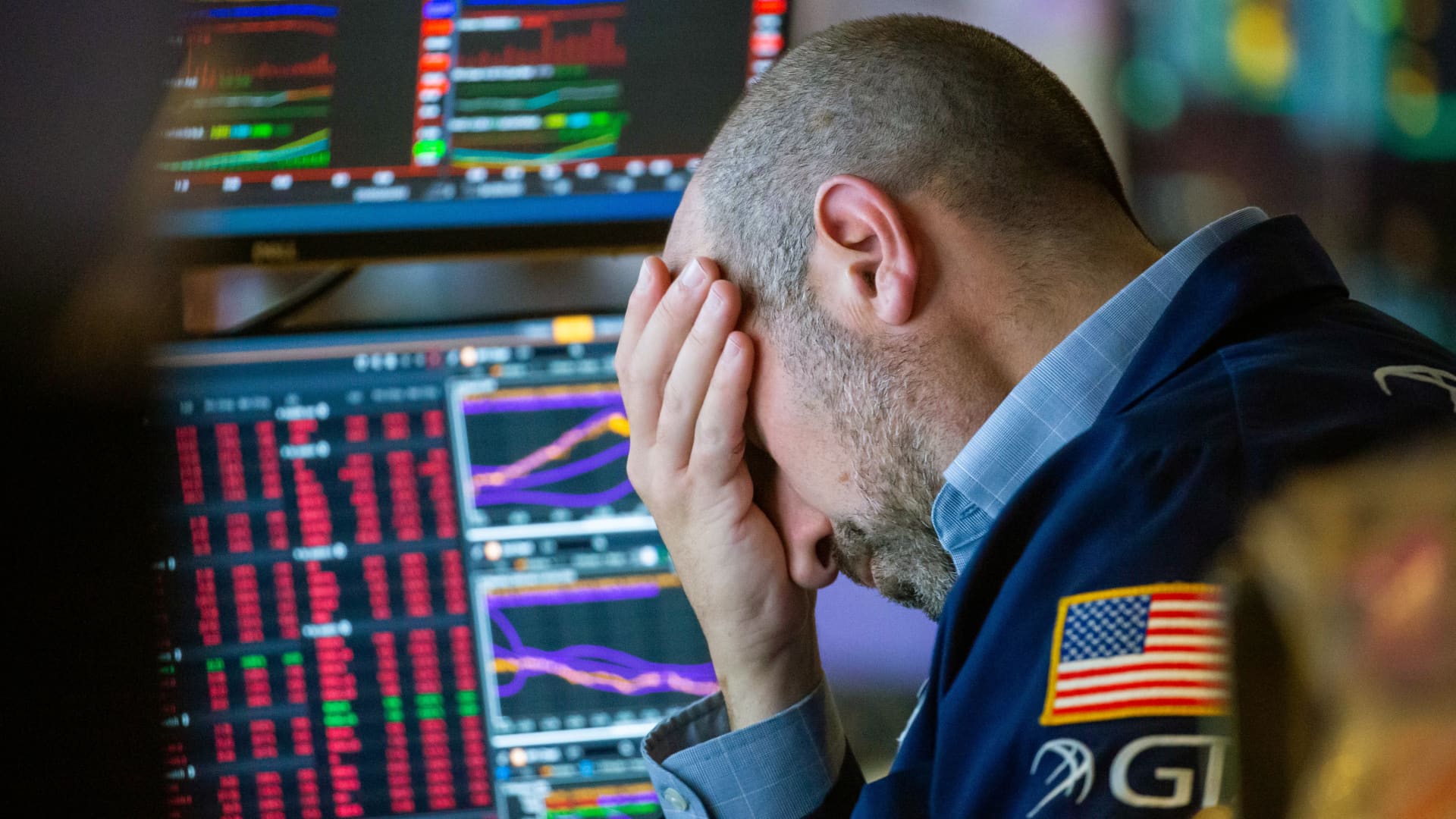 Cramer weighs in on 'hack downgrade' of Starbucks — and what's behind Amazon's dip