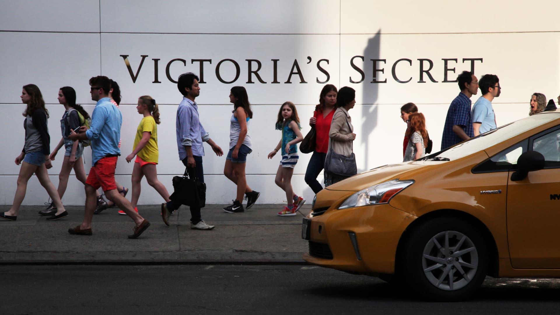 Victoria’s Secret posts longest sales growth streak in four years as shoppers return to Pink brand