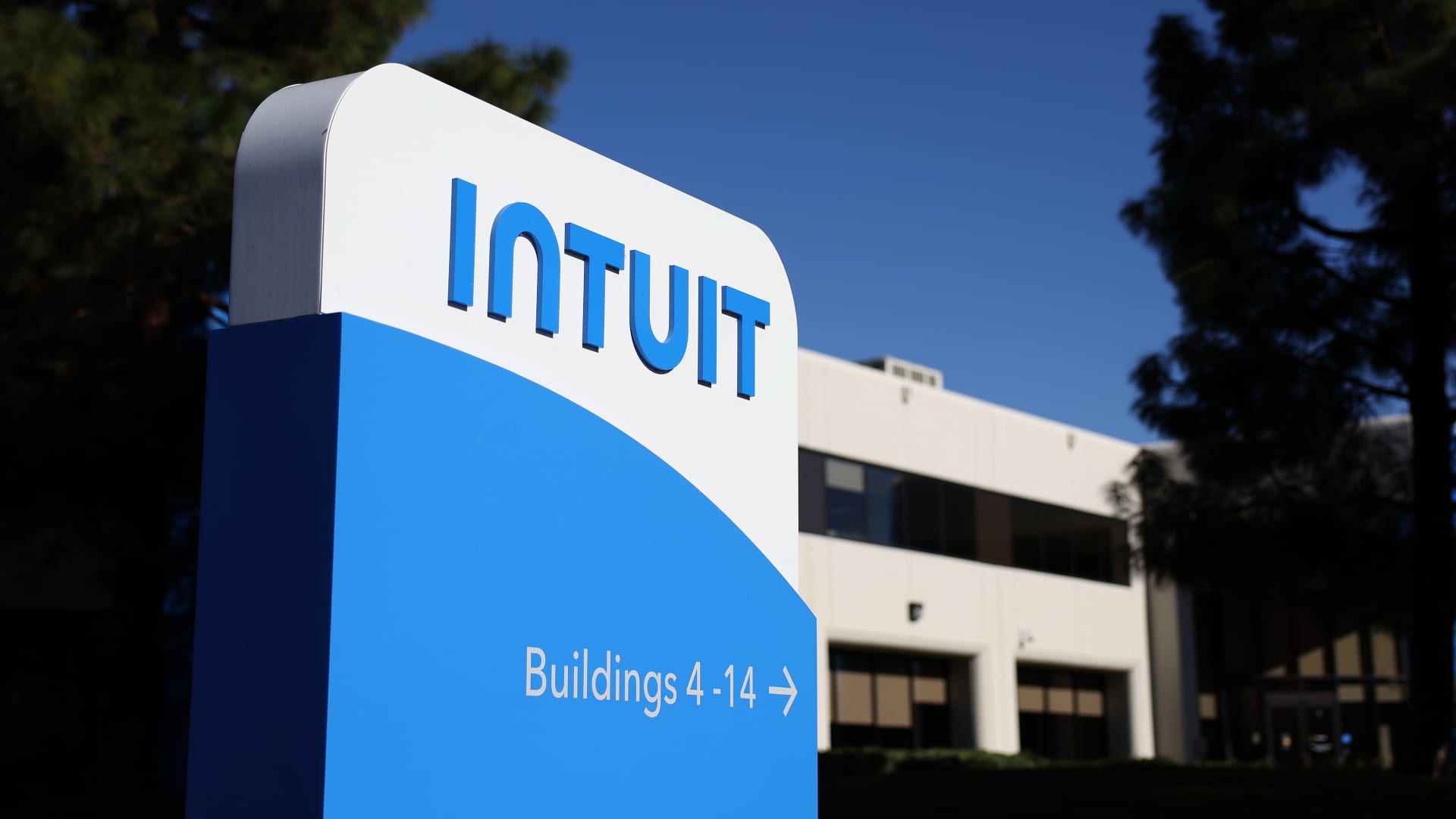 These stocks are cheaper than they were during the pandemic. Evercore ISI says buy them