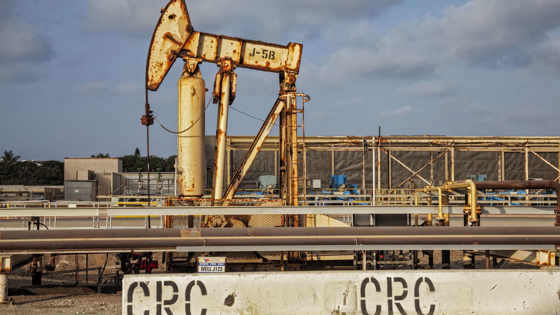 These dividend stocks are higher since the Iran war began. Wall Street believes they have more room to run