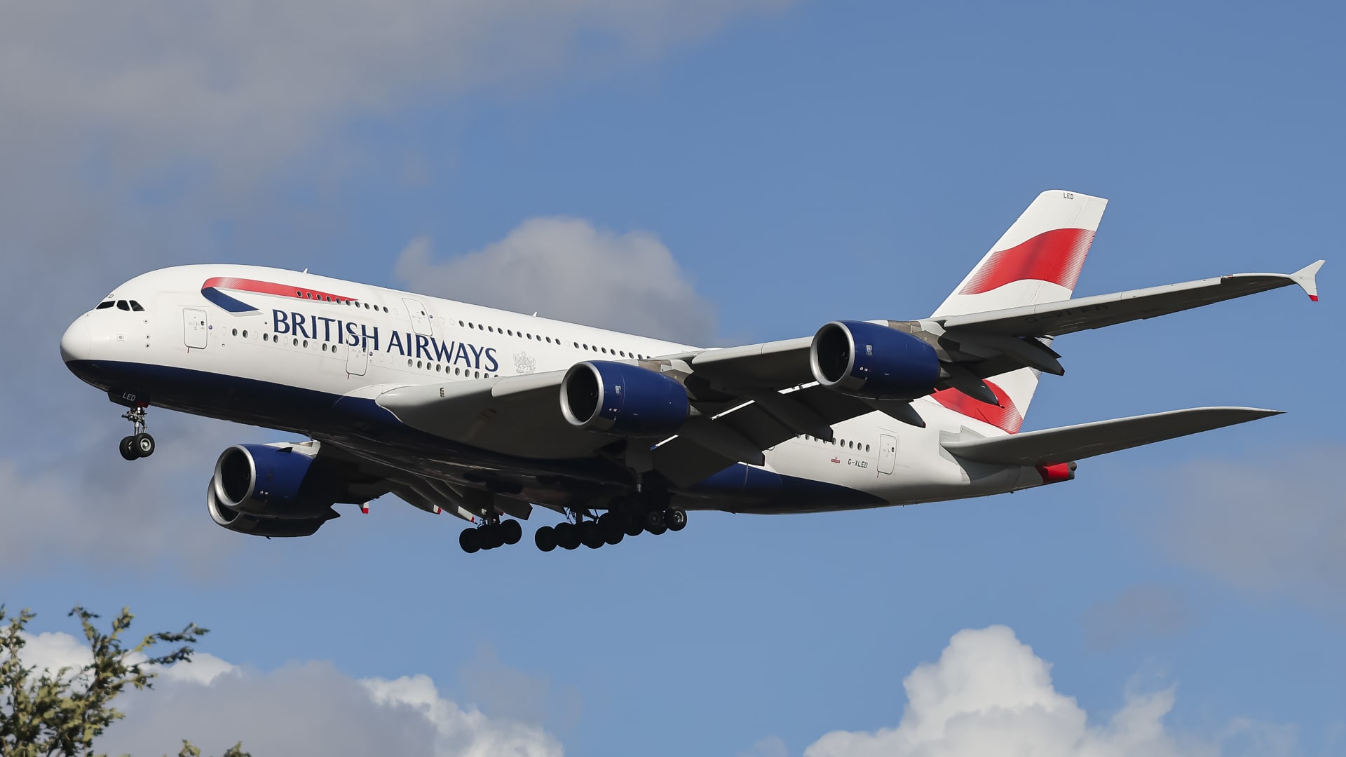 British Airways to reward pilots for cutting fuel as airlines tackle higher costs