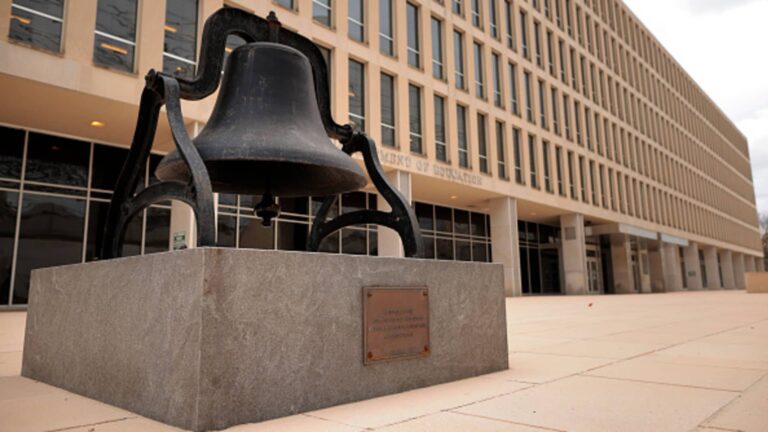 Trump administration has scaled back oversight of student loan servicers, congressional watchdog finds