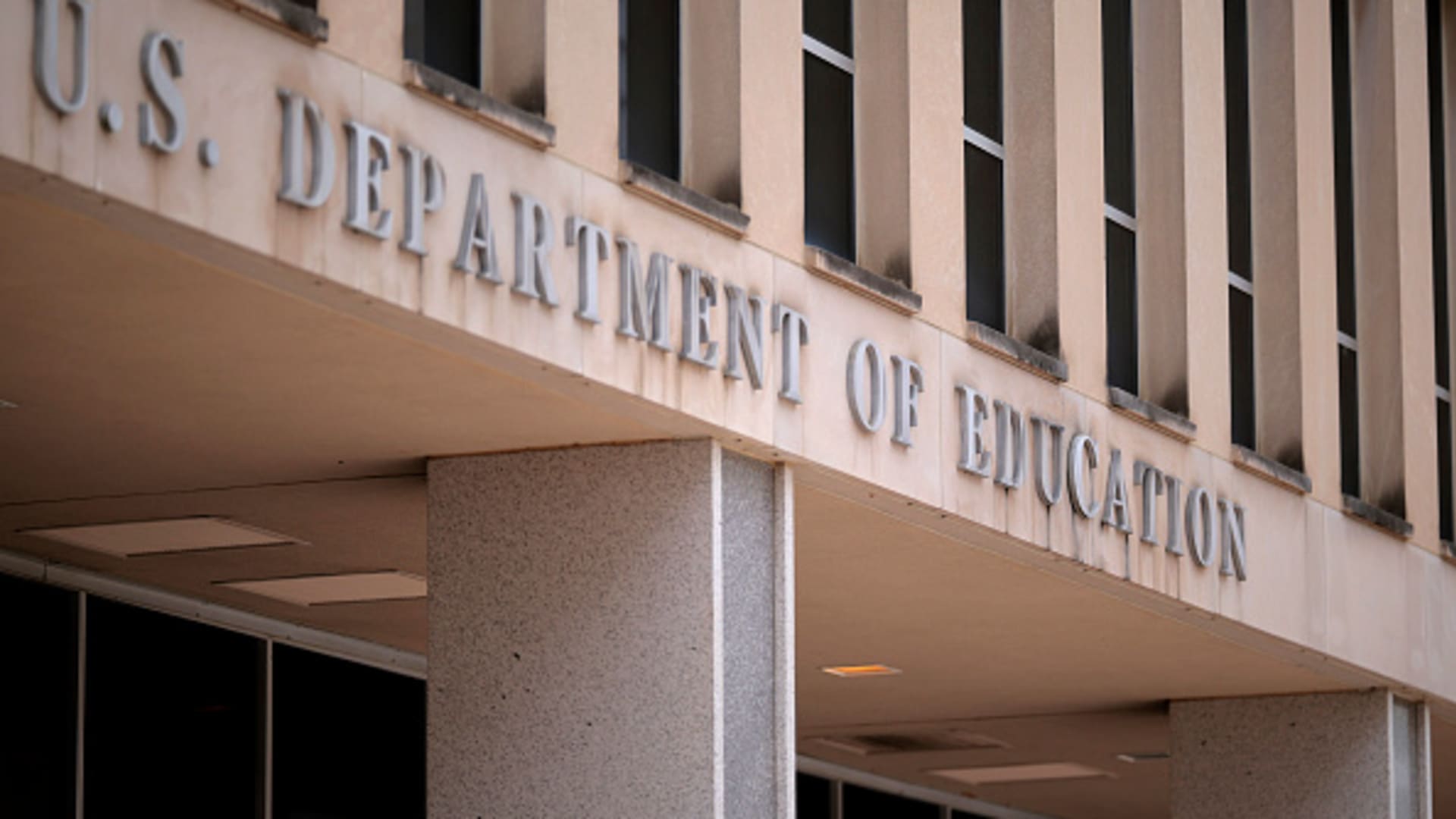 Federal appeals court orders end to SAVE plan used by millions of student loan borrowers