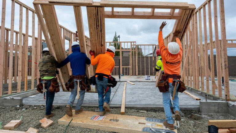 Truist initiates this homebuilder at a buy rating, citing strength in the luxury housing market