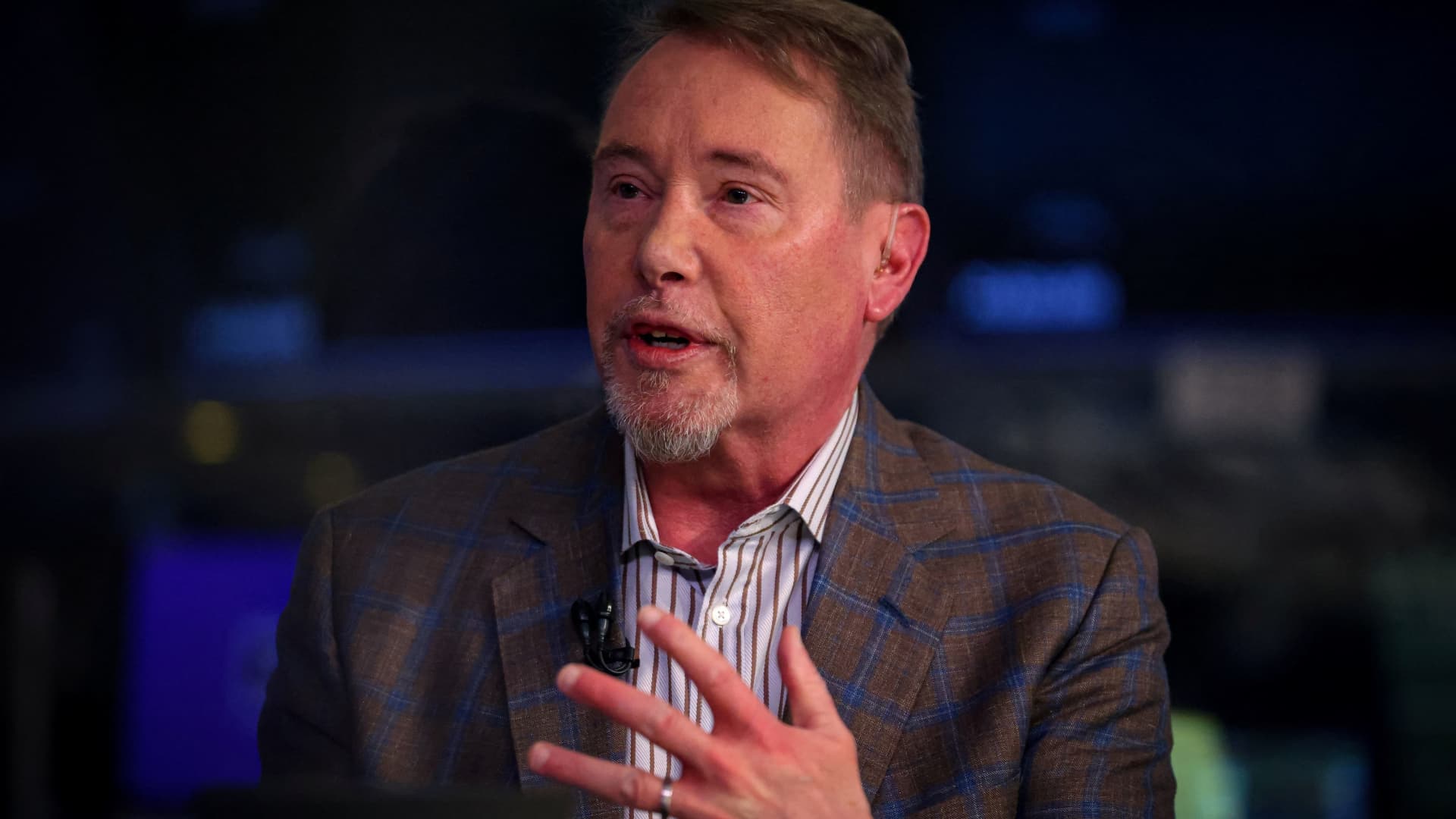 Jeffrey Gundlach says it's a ‘going nowhere’ market, warns of private credit strains