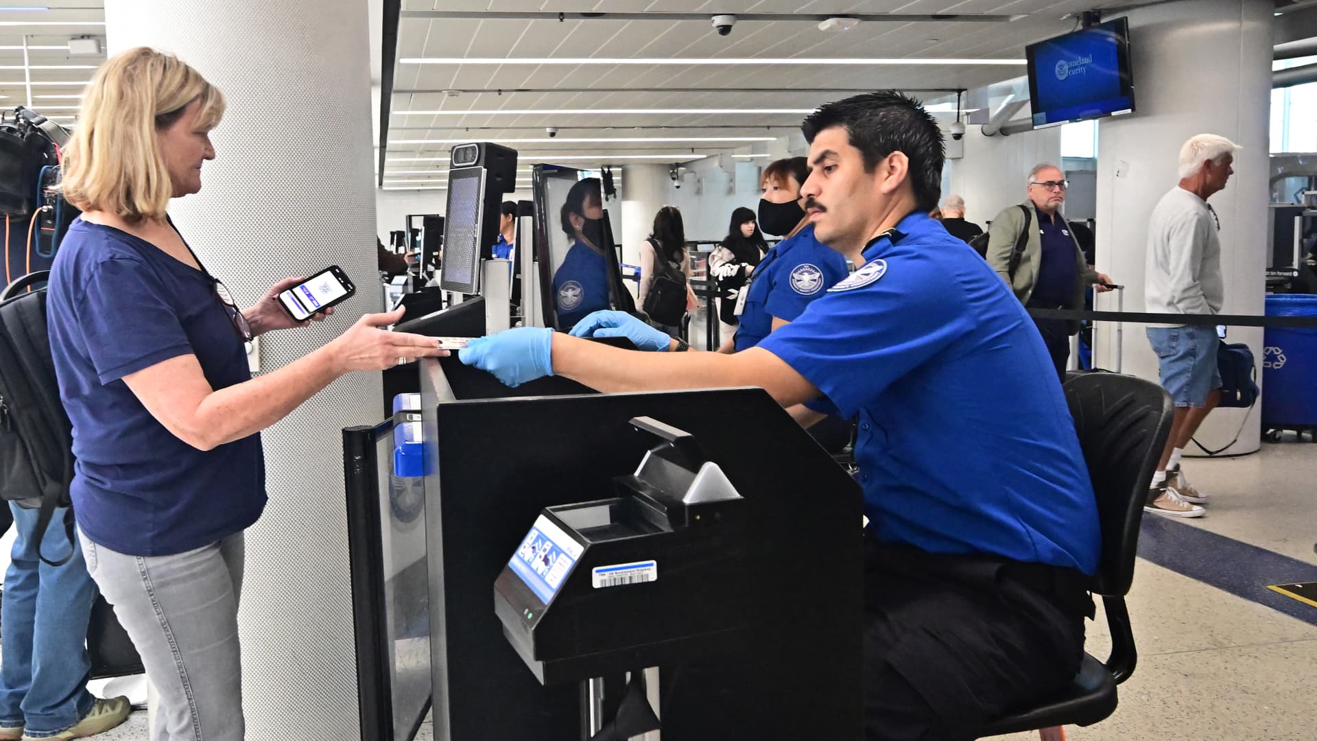 TSA staff shortages lead to hourslong security lines for travelers at some airports