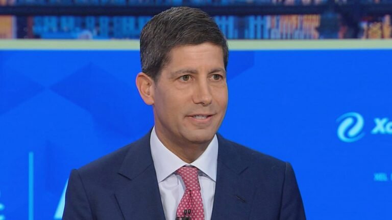 Warsh to meet Tillis as Senate confirmation remains blocked