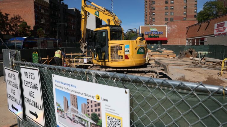 Transit agency sues Trump over frozen funds for New York subway project
