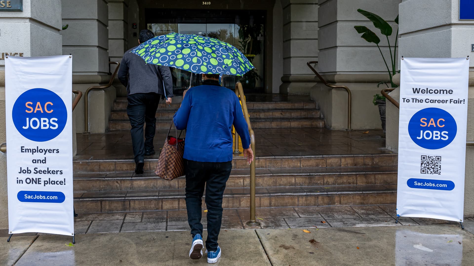 'It's the beginning' — Cramer warns the weak payroll report shows AI-related job losses are here