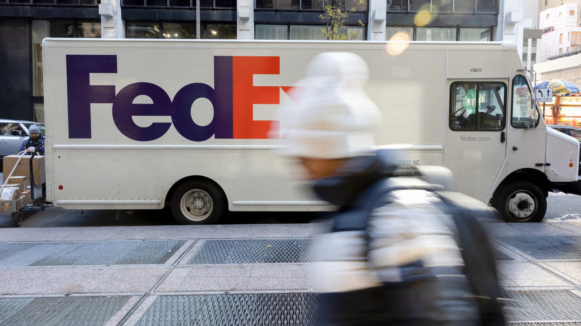 FedEx has started delivering 'promotion-ready' AI training to over 400,000 workers