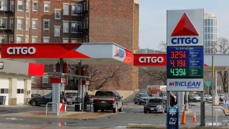 Gas prices pass $3.50 per gallon to highest level since 2024 amid U.S.-Iran war