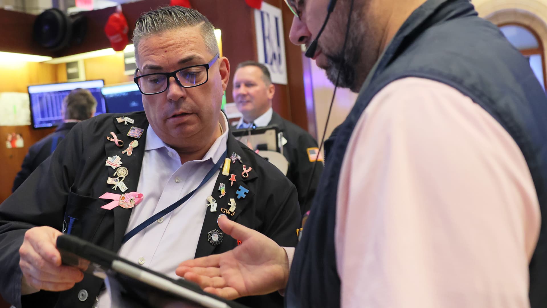 Barclays raises S&P 500 forecast despite Middle East war, private credit concerns. Here’s why