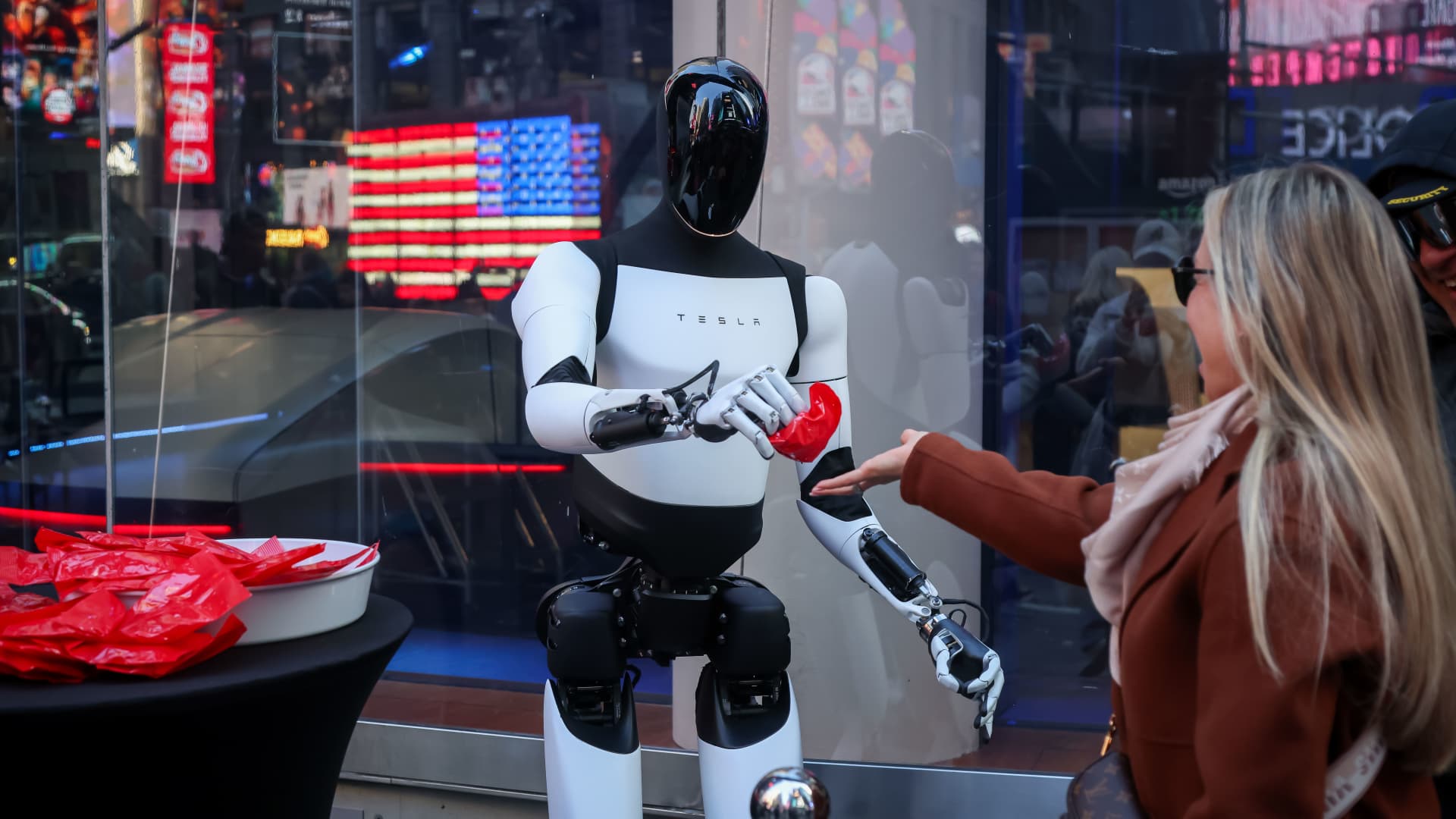 AI humanoid robots will soon invade our economy. Jefferies gives stocks to play the coming wave