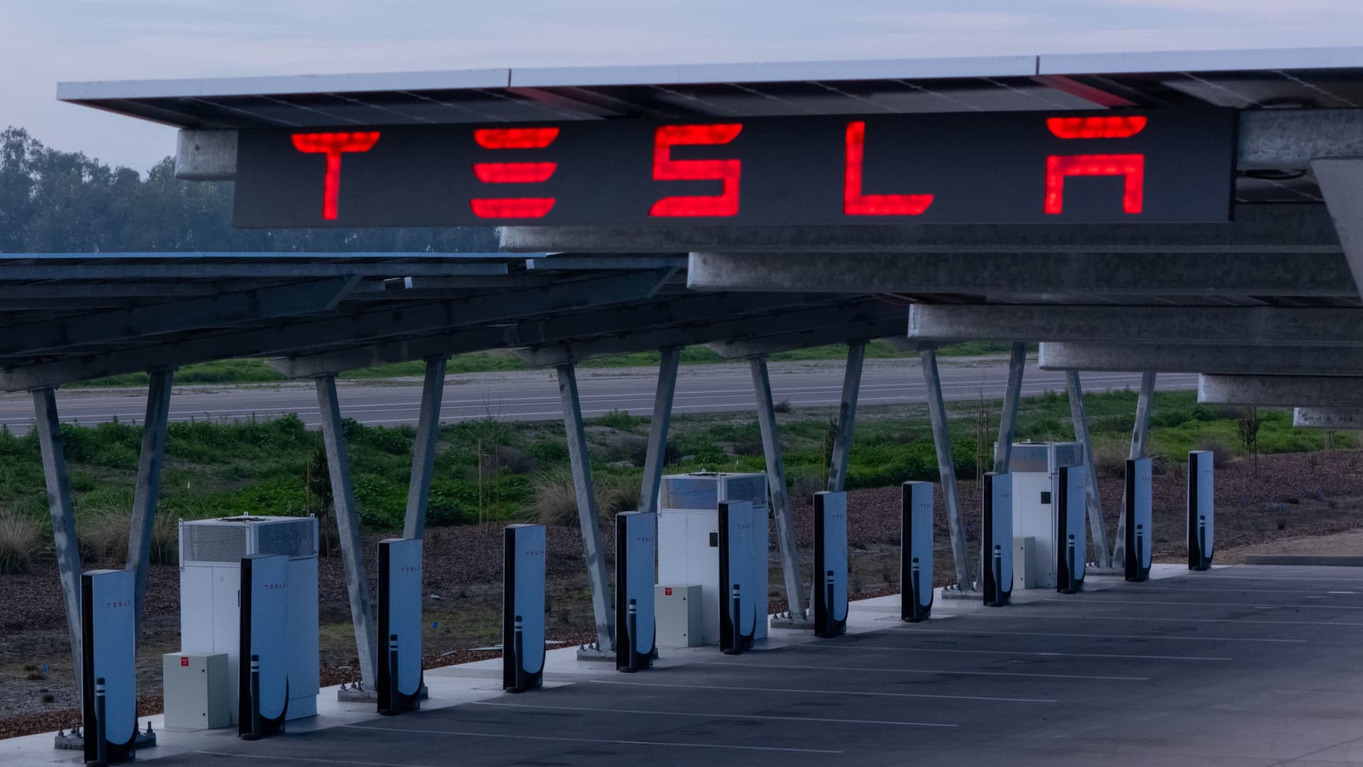 Here are Wednesday's biggest analyst calls: Nvidia, Netflix, Tesla, Oracle, Nike, Mattel, Planet Fitness & more