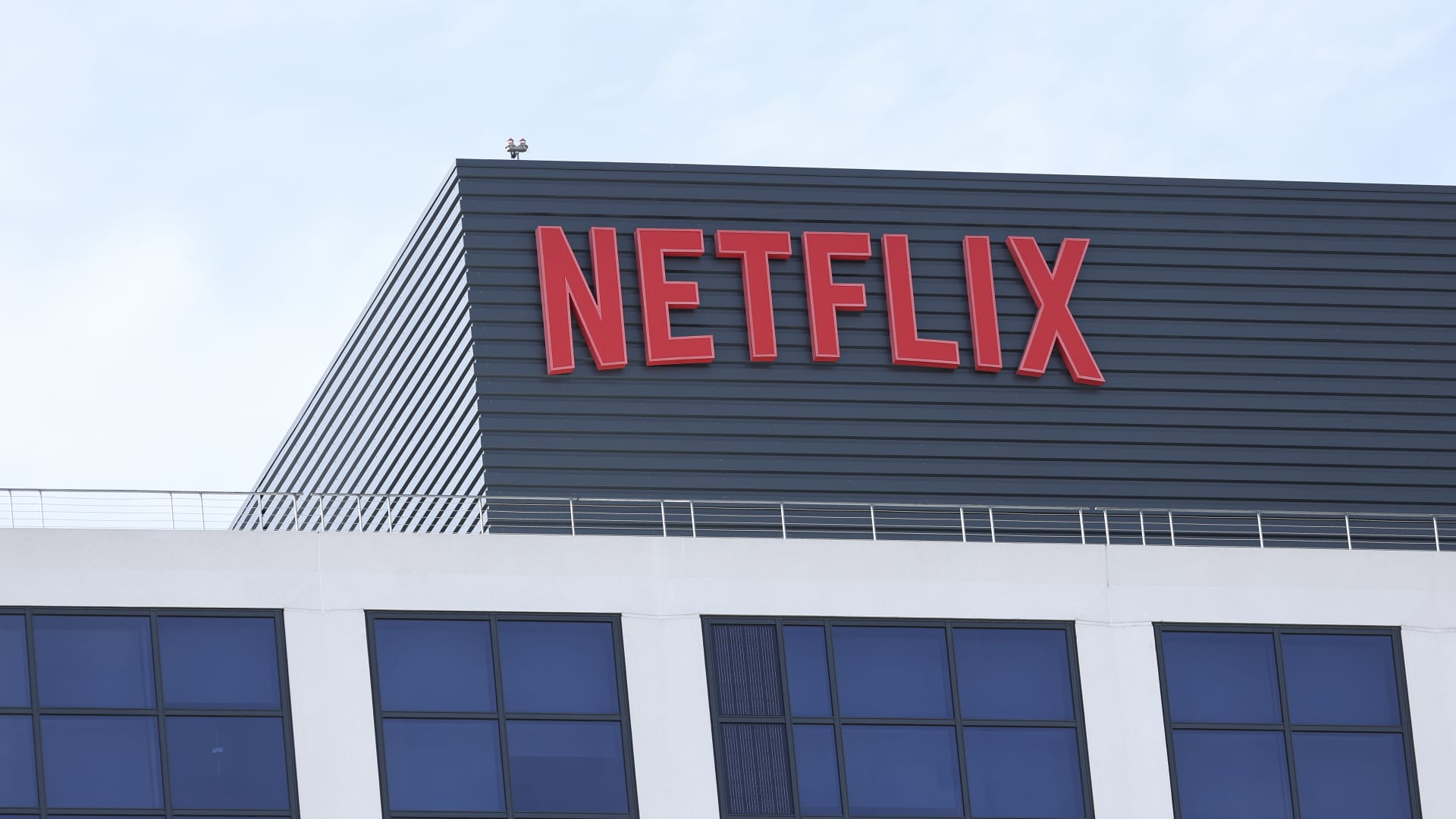 Wells Fargo downgrades Netflix on higher content investment and decelerating revenue